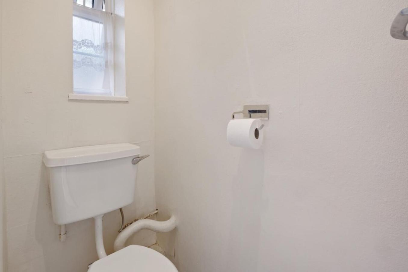 The Serene 2-Bedroom Flat W Free Street Parking 萨顿 外观 照片