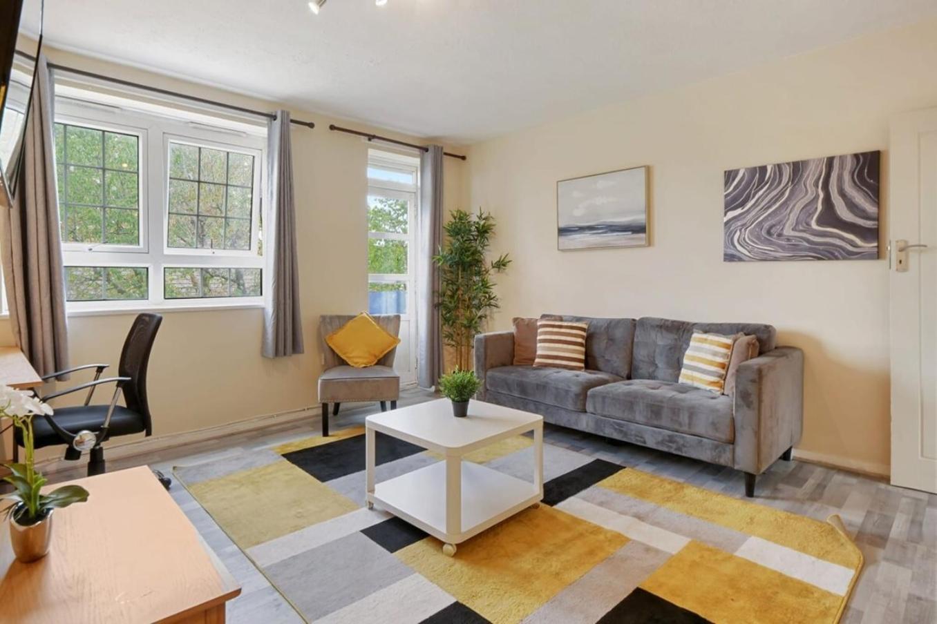 The Serene 2-Bedroom Flat W Free Street Parking 萨顿 外观 照片